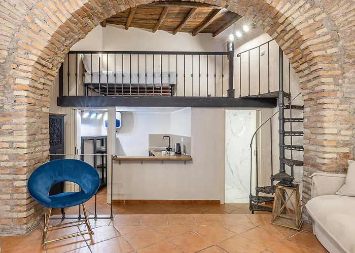 Imperial Apartment Near Colosseum